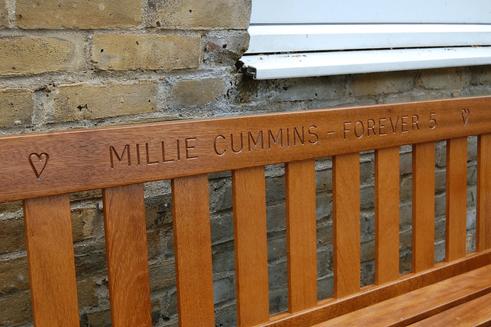 How to Choose the Perfect Memorial Bench